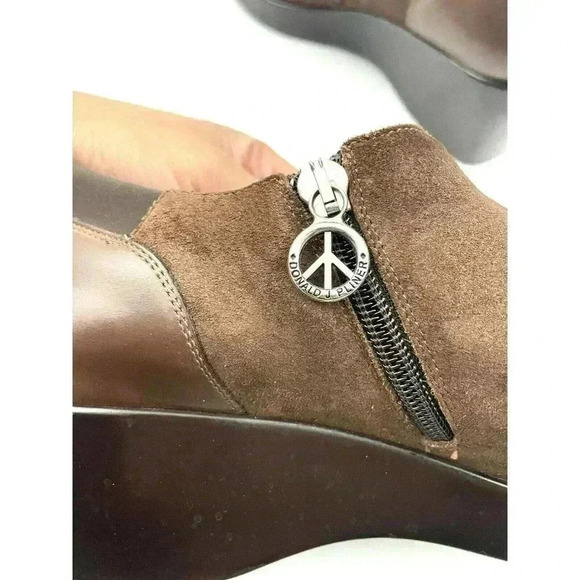 Donald J Pliner Women's Italian Dark Brown Suede Leather Wedge Platform Size 8 - Picture 7 of 9